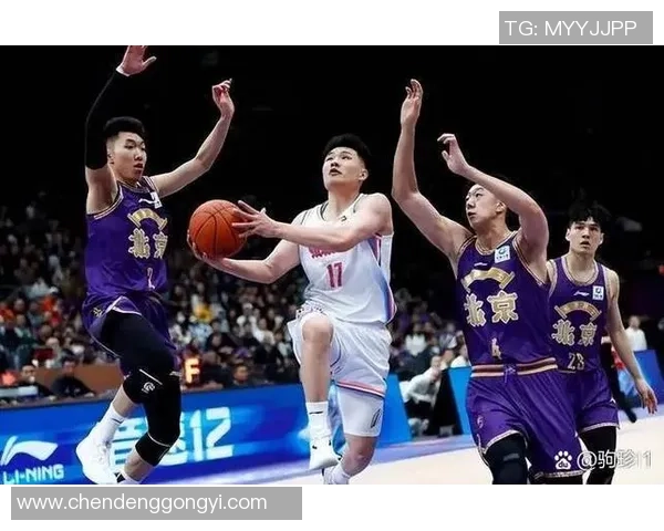 杭州篮球队进攻体系解析:战术布局与球员配合的完美结合 杭州篮球队进攻体系解析:战术布局与球员配合的完美结合