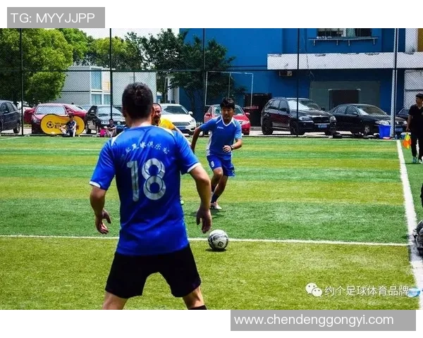 足球素描本:记录每一次进球瞬间与激情四溢的赛场回忆 足球素描本:记录每一次进球瞬间与激情四溢的赛场回忆